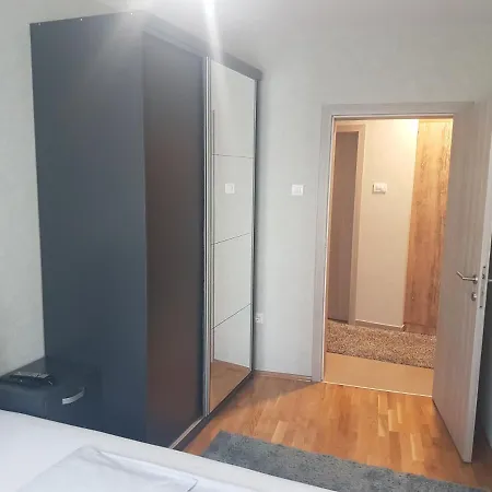 Live & Sleep Apartment