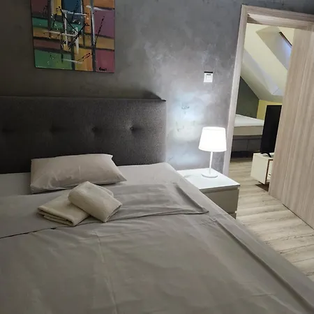 Live & Sleep Apartment *