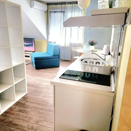 Live & Sleep Apartment *