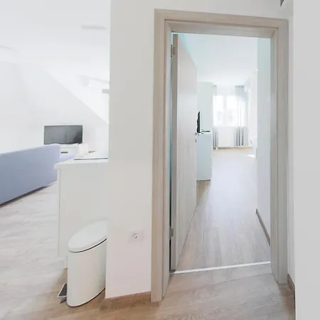 Live & Sleep Apartment *