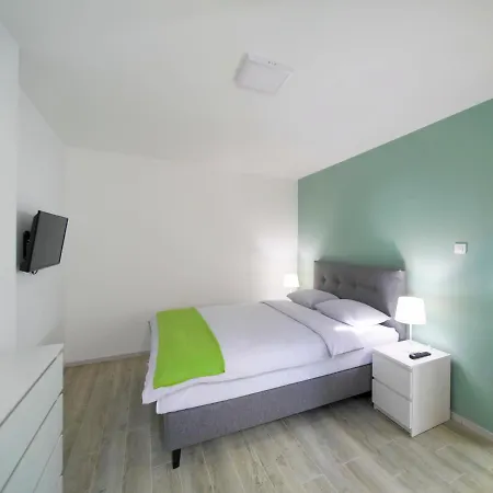 Live & Sleep Apartment